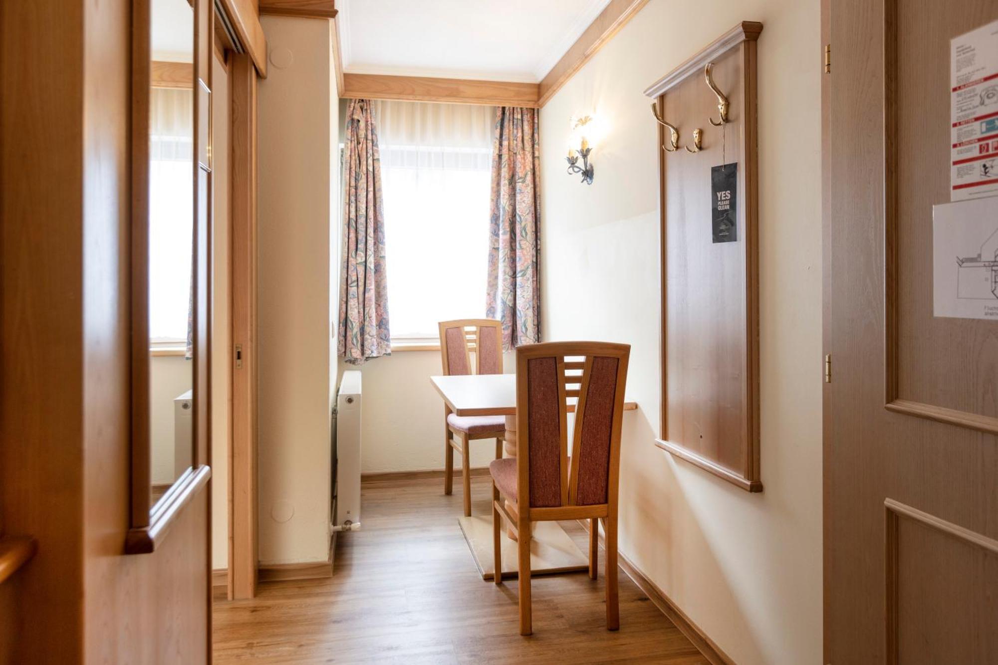 Heart Hotel Nordstern 迈尔霍芬 外观 照片